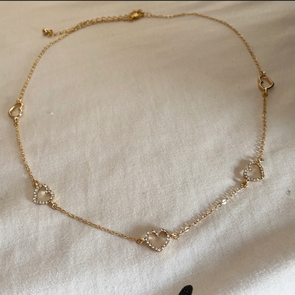 Forever 21 Gold Tone and Rhinestone Heart Necklace